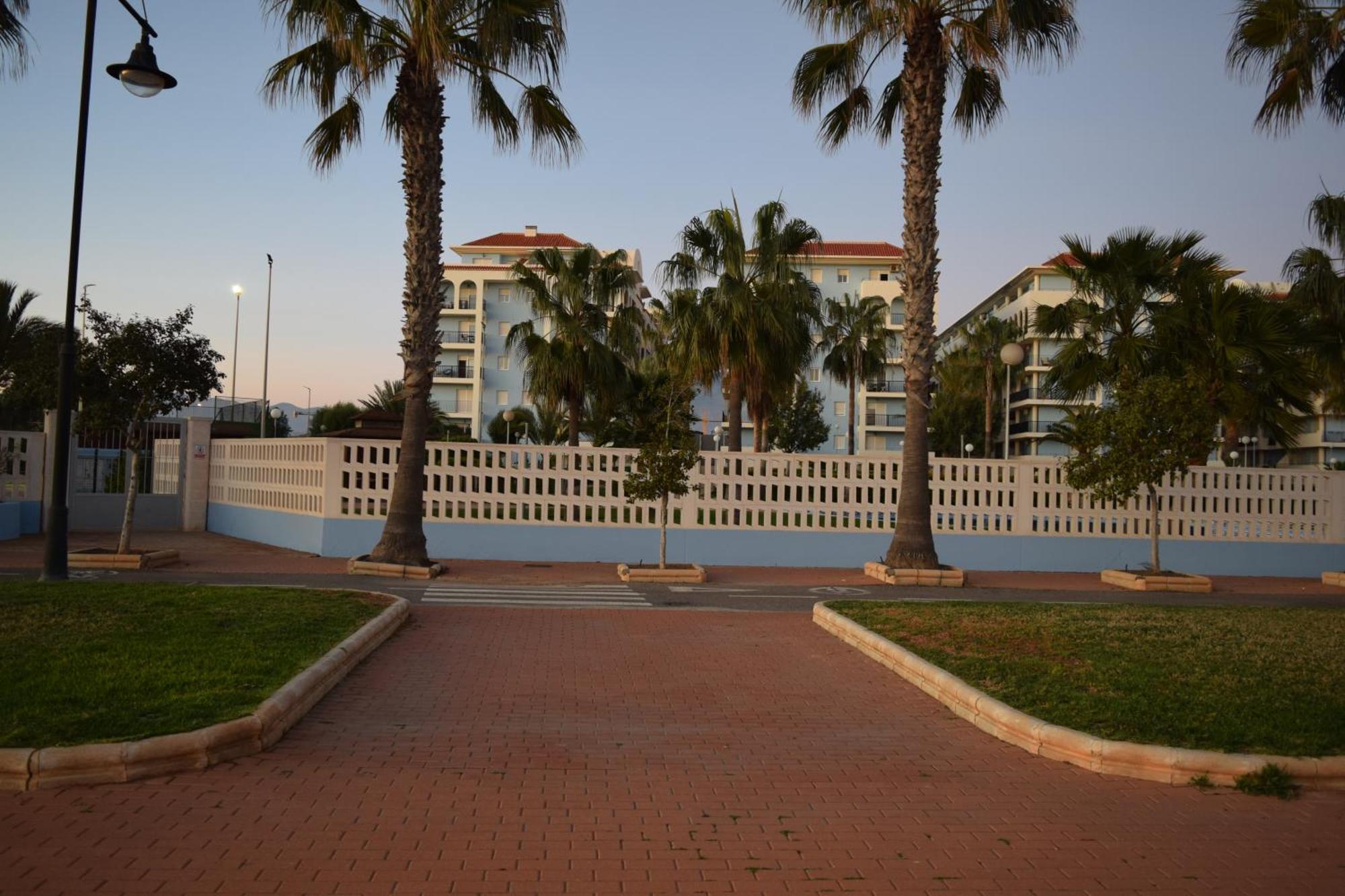 Luxurious Spacious Three Bedroom Apartment On Beachfront Almerimar Exterior foto